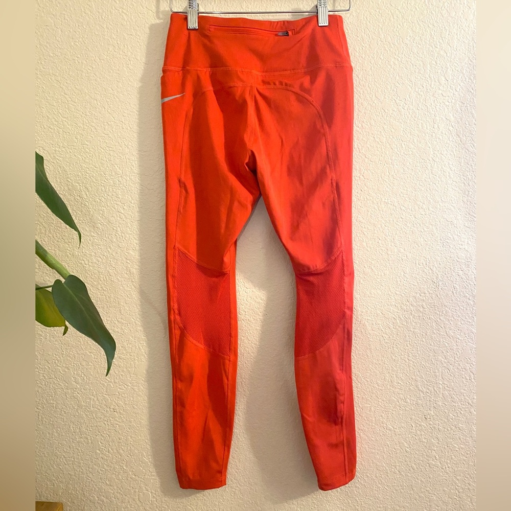 Women’s Nike Dri Fit 7/8 Leggings - Picture 5 of 8